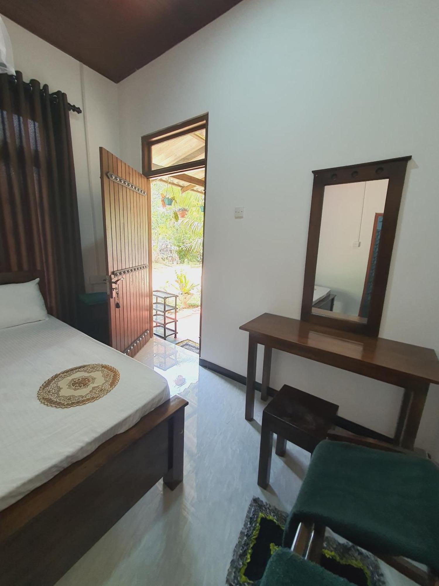 Sanu Home Stay 锡吉里亚 外观 照片